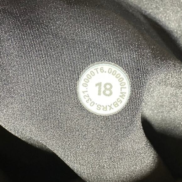 Lululemon Fast Free Tight II Non-Reflective Nulux Camo Deep Coal Women's 18 EUC - Picture 8 of 11